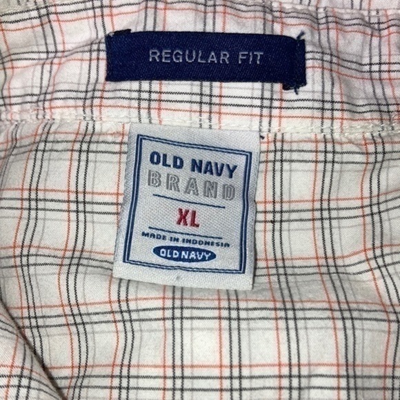 Old Navy size XL regular fit pearly buttons / snap - Picture 6 of 7